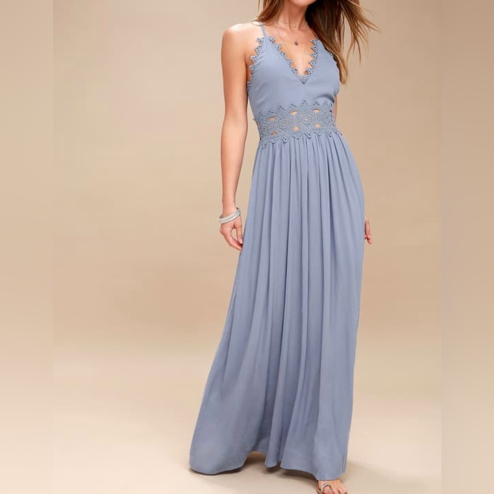 Lulu’s Baby Blue Lace Dress🩵